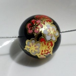 天然石ビーズ　転写ビーズ　オニキスに梅花