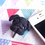 黒パグさんのイヤホンジャック📱✨
