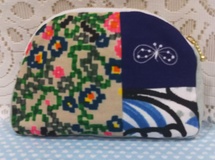 ミナペルホネンの生地と手刺繍のポーチ