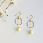 SWAROVSKIパステルイエロー×ゴールドピアス／イヤリング