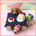 見つめる  ダックス  ☆ゴールド☆羊毛フェルト