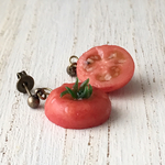 トマトのピアス(キャッチ式)