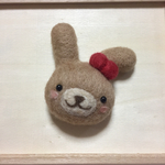 茶色のうさぎさんブローチ