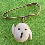 ヤッホーカブトピンミニ　ゆらゆら一匹