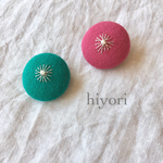 ビーズと刺繍のブローチ