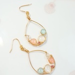 春色のピアス◁レジン　ガラスカットビーズ　ストーン▷