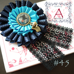 ＃45　三月ウサギのロゼット（ネイビー×水色）