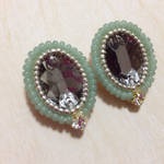 グリーン ビーズ刺繍 大ぶりピアス