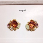 お花とビジューのイヤリング