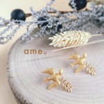 鳥 と 葉っぱ ピアス。