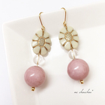 アンティークフラワー×アクリルビーズ(ピンク)ピアス/イヤリング