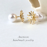 フラワー& ホワイトパールピアス プレゼントにも☆