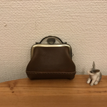 ちいさなちいさな革のカバンみたいな小銭入れ(チョコ色レザー）