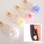 ゆれる.かすみ草とお花のイヤリングorピアス