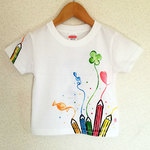 手描きTシャツ　 色えんぴつ　名入れ可能