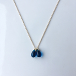 青のネックレス