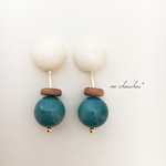 カボション×トワイライトブルーアクリルビーズピアス/イヤリング