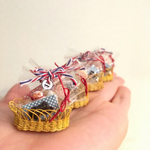 ミニチュアのお菓子バスケット