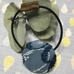  ミナペルホネン*くるみボタンゴム*刺繍オーバルブルー