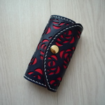 バラのレザーキーケース【ネイビー×レッド】