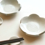 再販☆白い花小皿 _無地2枚セット〈送料込〉