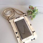 ☆再販2☆入れたまま操作できる！スマホポシェット ＊リボンさん  おとなホワイト＊