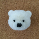 シロクマのブローチ
