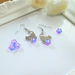 紫陽花と遊ぶ猫のピアス《イヤリング》