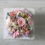ピンクroseとラベンダーのフレーム アレンジ antique
