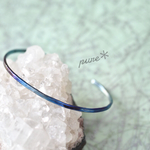 チタンブルーのシンプルバングル【受注生産】