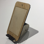 木製クジラのデザインのスマホスタンド