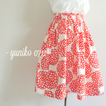 花咲くフレアスカート