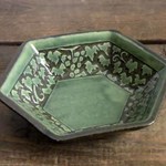 葡萄の六角小皿（掻き落とし） 
