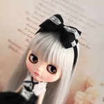 　受注生産　ブライス　カチューシャ　黒×白レースりぼん