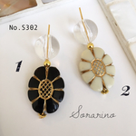 No.S302 お花❁︎アンティークピアス