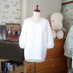 パフパフスリーブブラウス、麻地やや厚めのホワイト