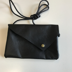 本革ミニポシェット《黒Ｆ》