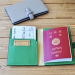 パスポートケース　プレゼントにも