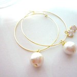 再再再再再々販３ｗａｙジルコニアとコットンパールのフープピアス