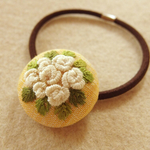 白バラ刺繍 くるみボタンヘアゴム