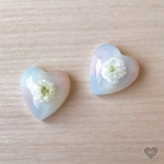 ひと粒かすみ草のピアス・イヤリング / ミルキーマーブル