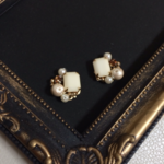 リトルビジューピアス（イヤリング）アイボリー