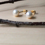 《14KGF》-BABY freshwater pearl-  キレイな丸い淡水パールの1粒ピアス