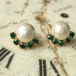 「cotton pearl ＆ emerald swarovski 」ピアス/イヤリング