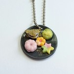 可愛いミニチュア　和菓子　のチャーム　柏餅