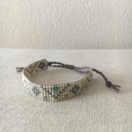 ビーズ織りブレスレット[はな/グレーみずいろ]