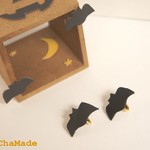 本革　コウモリちゃんのイヤリング