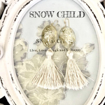 SNOW CHILD シェルモザイク カボション ゴールド タッセル ピアスorイヤリング