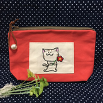 ねこ刺繍ポーチ