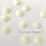 〈German vintage〉 オペーク ライトイエロー アクリル フェイステッド ラウンド ビーズ （8個 ）
